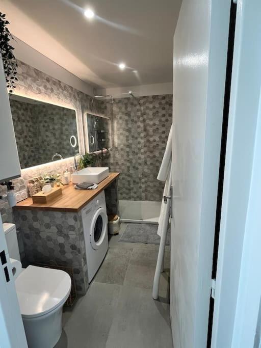 Studio Cosy Avec Terrasse Sur La Plage La Seyne-sur-Mer Εξωτερικό φωτογραφία